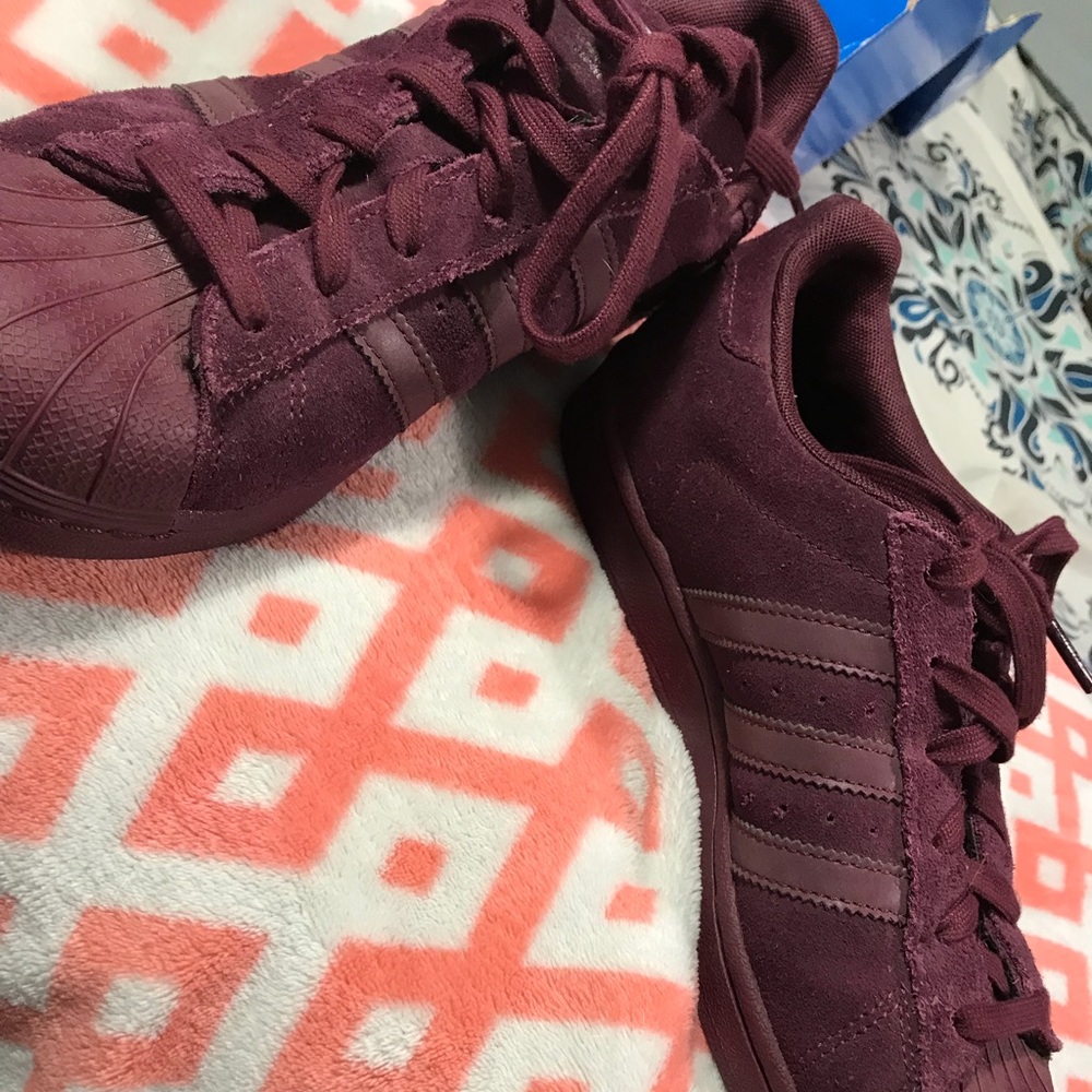 ADIDAS Women’s Superstar J Burgundy 5.5